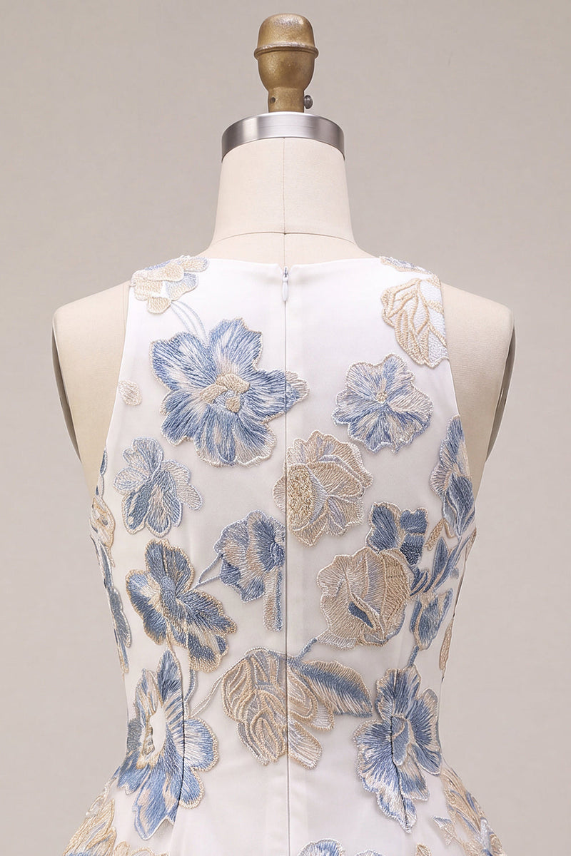 Laden Sie das Bild in den Galerie-Viewer, A-Linie Weiße Pflaumenblume Jacquard Kurzes Abendkleid mit Rüschen
