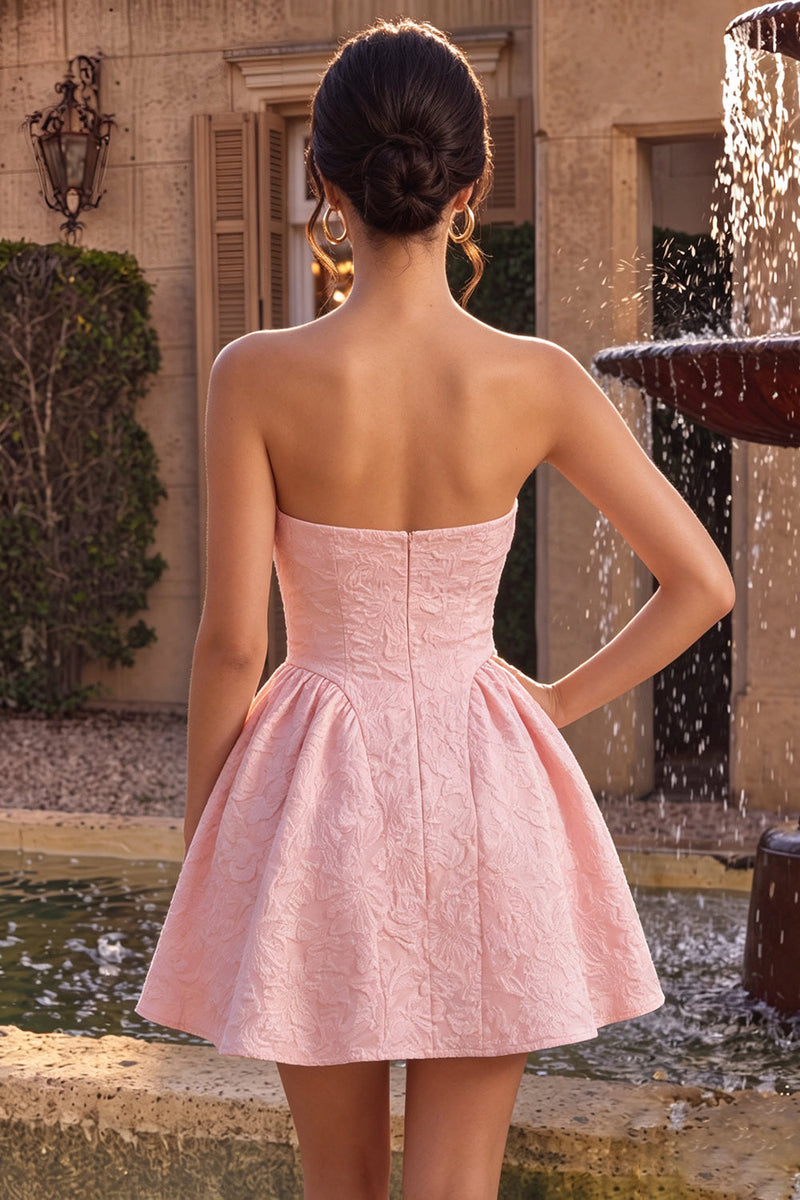 Laden Sie das Bild in den Galerie-Viewer, Trägerloses Rosa Jacquard A-Linie Rüschen Kurzes Abendkleid