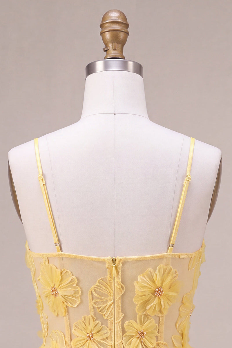 Laden Sie das Bild in den Galerie-Viewer, Gelbes A-Linie Perlen Blumen Stickerei Kurzes Abendkleid mit Rüschen
