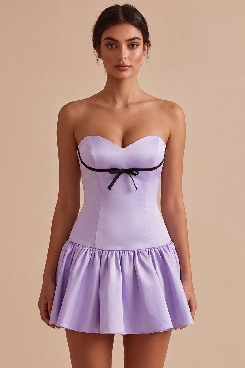 Laden Sie das Bild in den Galerie-Viewer, Flieder Satin Trägerloses A-Linie Rüschen Kurzes Abendkleid