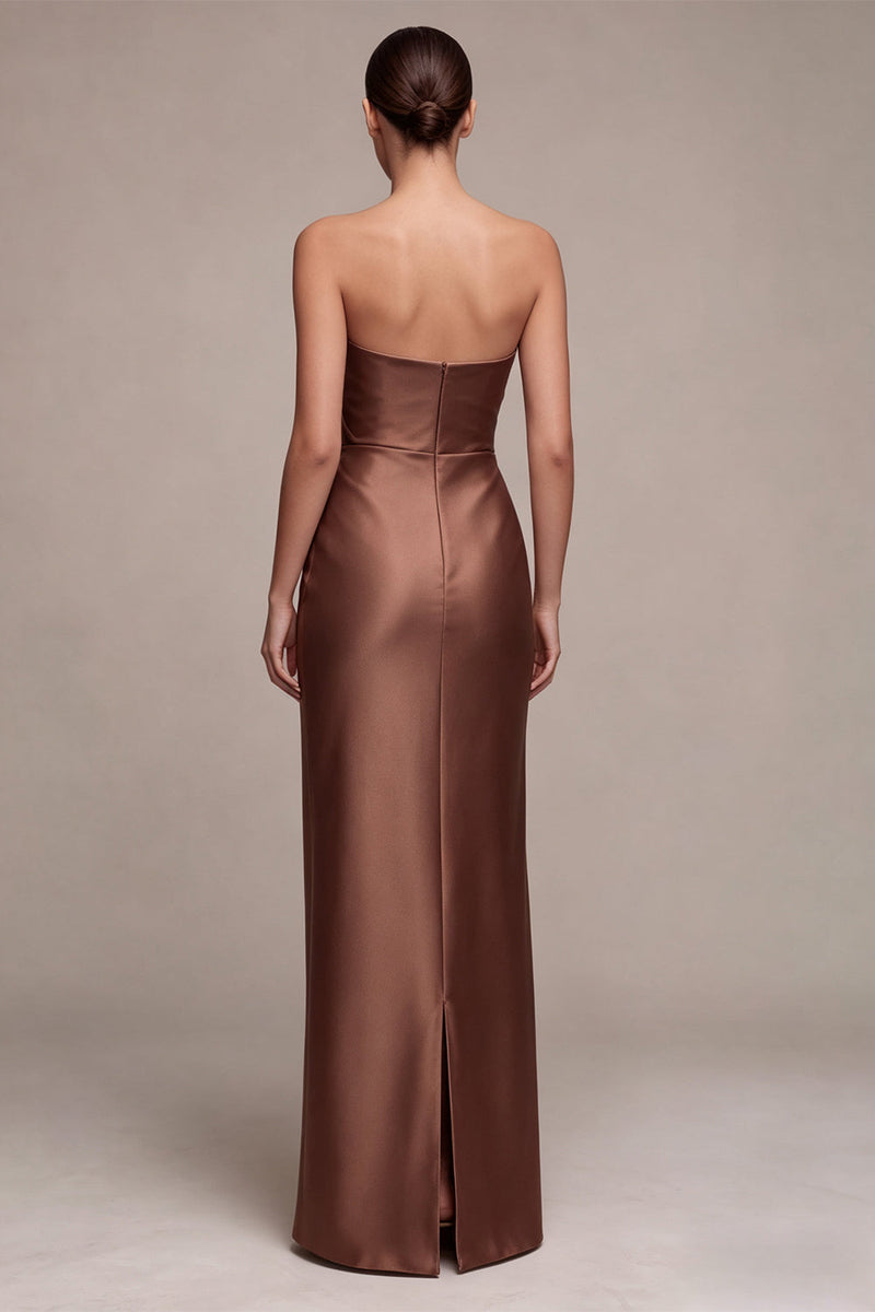 Laden Sie das Bild in den Galerie-Viewer, Kaffeeträgerloses, gerafftes Satin-Satin-Langkleid mit Schlitz