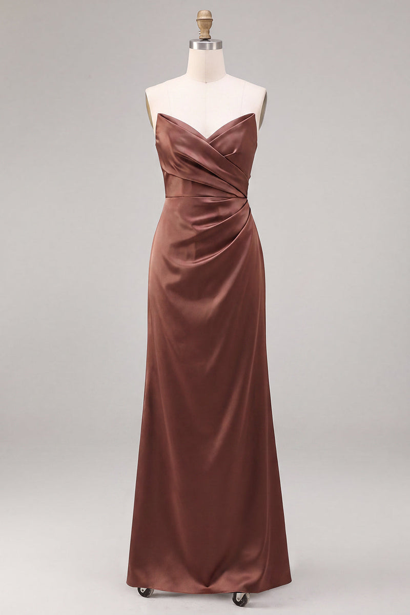 Laden Sie das Bild in den Galerie-Viewer, Kaffeeträgerloses, gerafftes Satin-Satin-Langkleid mit Schlitz