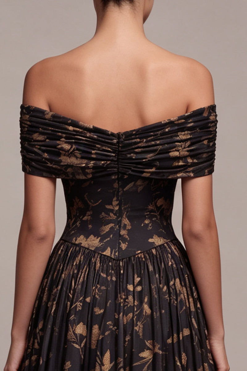 Laden Sie das Bild in den Galerie-Viewer, Schwarzes, schulterloses, geplündertes, gerafftes langes Festkleid mit A-Linie