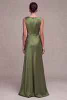 Laden Sie das Bild in den Galerie-Viewer, Olivfarbene Meerjungfrauen-Bateau-Ausschnitt Satin, langes Festkleid mit Schlitz
