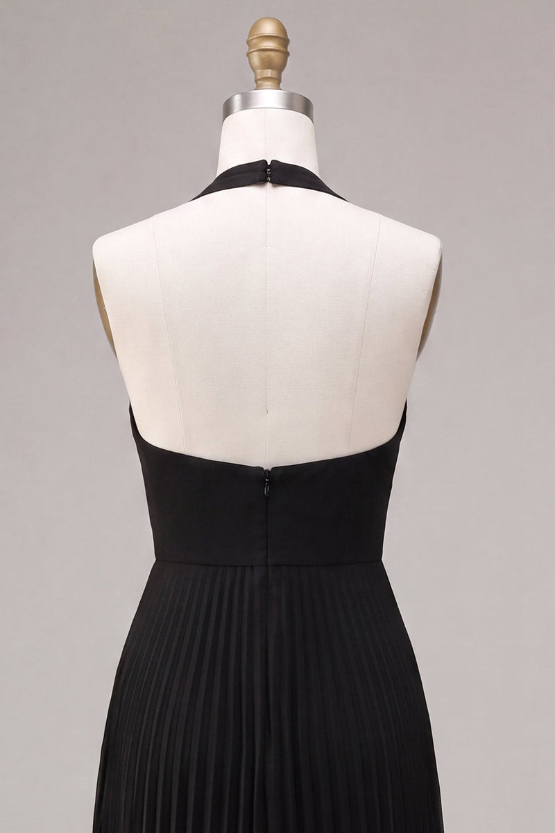 Laden Sie das Bild in den Galerie-Viewer, Chiffon-Schwarzes A-Linien-Neckholder-Plissierten-Maxi-Festkleid