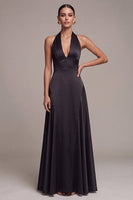 Laden Sie das Bild in den Galerie-Viewer, Schwarzes A-Linien-Satin-Neckholder-Langzeitkleid