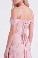 Laden Sie das Bild in den Galerie-Viewer, Rosa Cold-Shoulder-Blumen, geraffte A-Linie-Spitze hinten, langes Brautjungfernkleid mit Schlitz