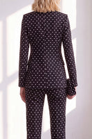 Laden Sie das Bild in den Galerie-Viewer, Schwarze Polka Dots Hosenanzüge Peak Revers Frauen Hochzeitsanzüge mit Schleife