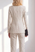 Laden Sie das Bild in den Galerie-Viewer, Schwarze Polka Dots Hosenanzüge Peak Revers Frauen Hochzeitsanzüge mit Schleife