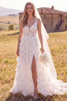Laden Sie das Bild in den Galerie-Viewer, Weißes A-Linie Scoop 3D Blumen Maxi Korsett Elopement Hochzeitskleid mit Seitenschlitz