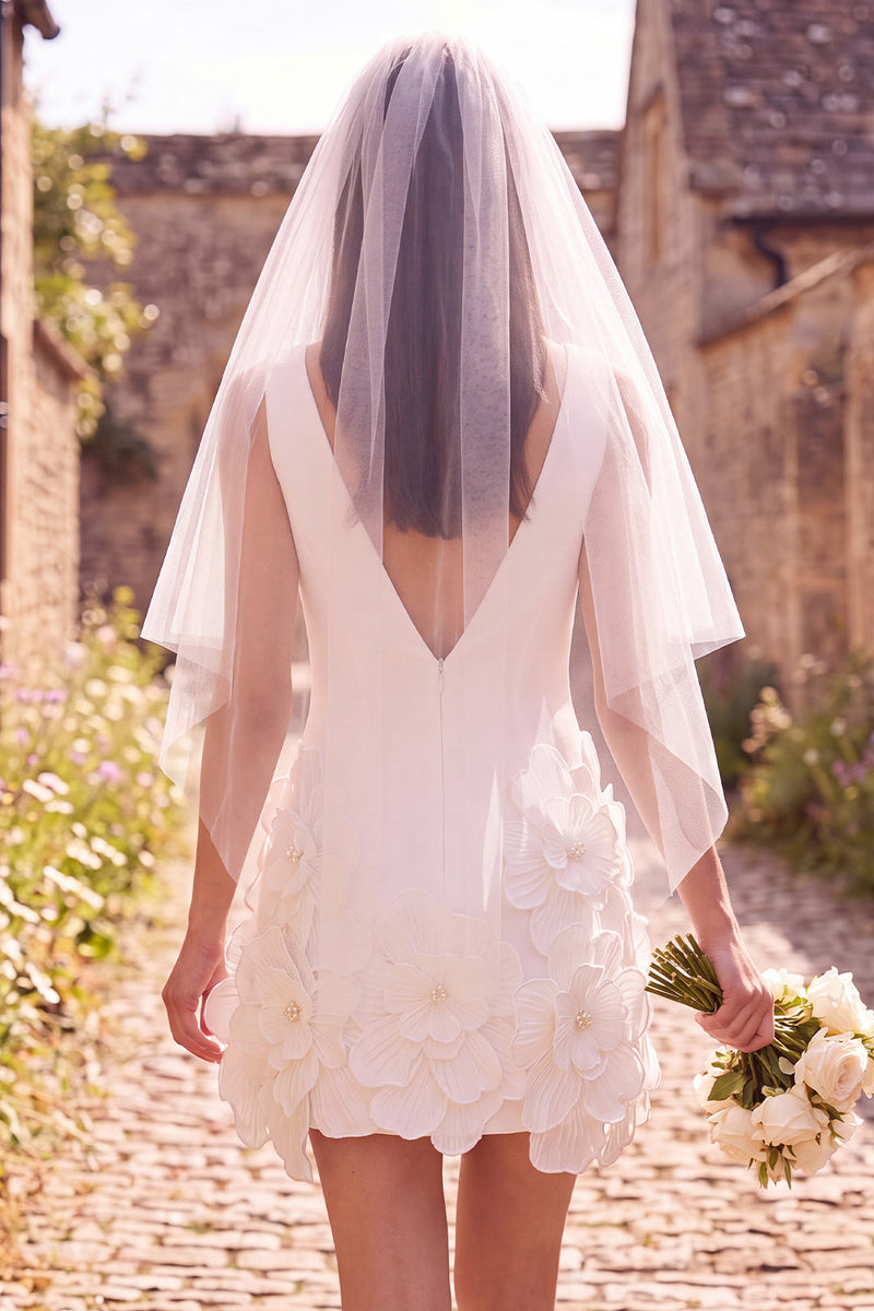 Laden Sie das Bild in den Galerie-Viewer, Weißes V-Ausschnitt 3D-Blumen Kurzes Elopement Hochzeitskleid