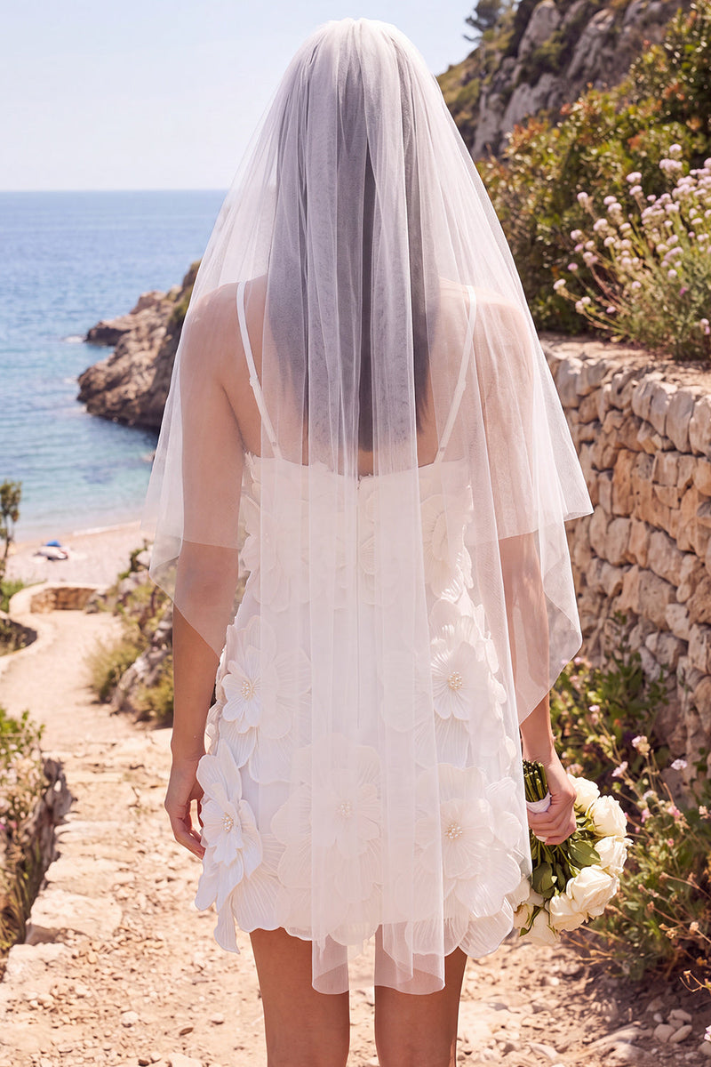 Laden Sie das Bild in den Galerie-Viewer, Weißes V-Ausschnitt Mini Elopement Hochzeitskleid mit 3D-Blume