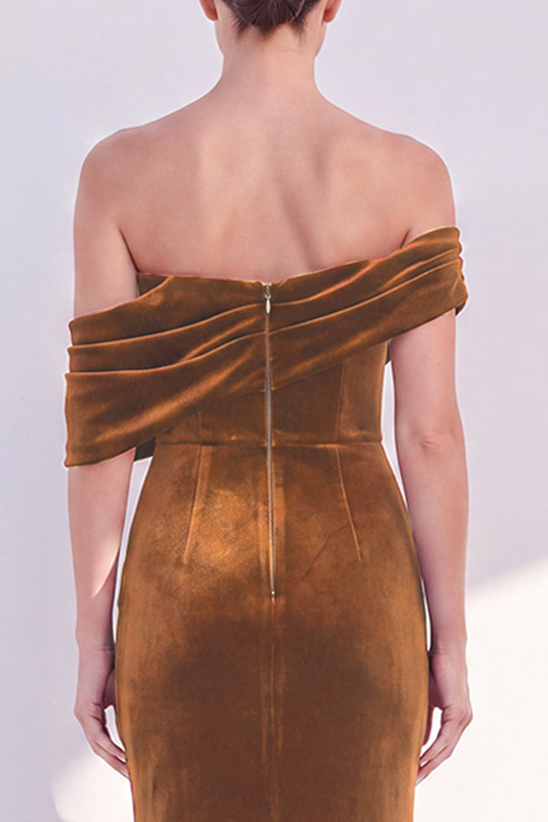 Laden Sie das Bild in den Galerie-Viewer, Burgunder Schulterloses Samt Meerjungfrauen Festkleid