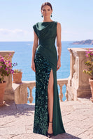 Laden Sie das Bild in den Galerie-Viewer, Schwarze Pailletten Asymmetrisches Gerafftes Meerjungfrauen Festkleid mit Schlitz