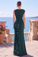 Laden Sie das Bild in den Galerie-Viewer, Schwarze Pailletten Asymmetrisches Gerafftes Meerjungfrauen Festkleid mit Schlitz
