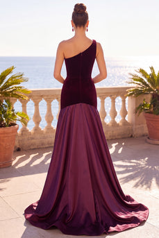 Burgunderrotes einschulterfarbenes Meerjungfrauen-Maxikleid mit Faltenfalten