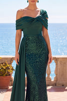 Laden Sie das Bild in den Galerie-Viewer, Glitzerndes Dunkelgrünes Asymmetrisches Off-the-shoulder Pailletten Gerafftes Meerjungfrauenlanges Festkleid mit Schärpe