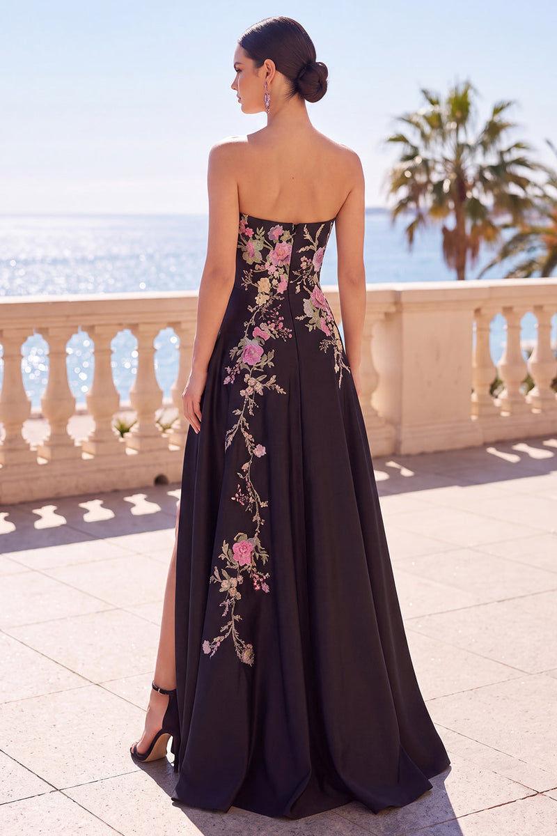 Laden Sie das Bild in den Galerie-Viewer, Schwarzes Floralstickerei A-Linie Langes Festliches Kleid mit Seitenschlitz