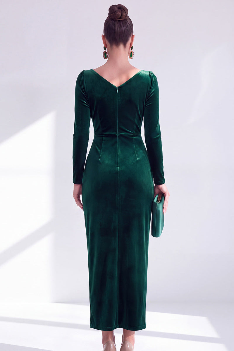 Laden Sie das Bild in den Galerie-Viewer, Dunkelgrünes Bodycon Samt V-Ausschnitt mit langen Ärmeln Mutter der Braut Kleid mit Schlitz