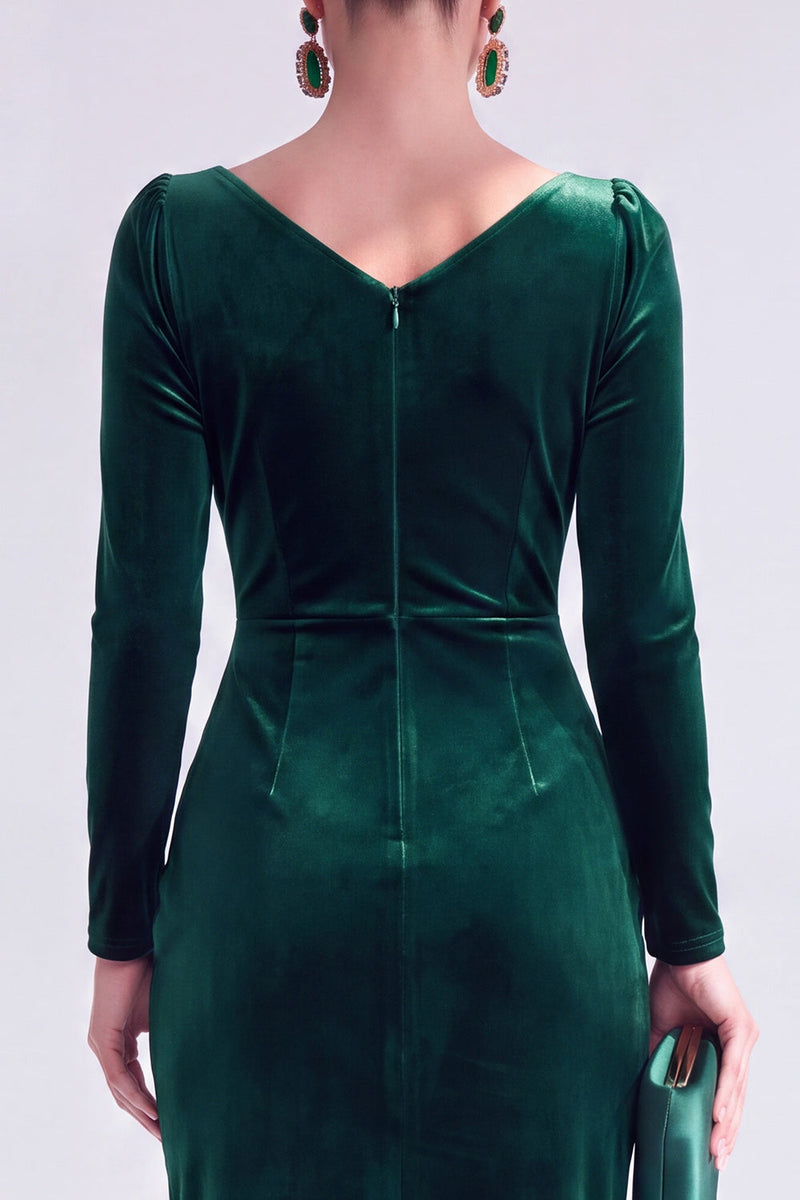 Laden Sie das Bild in den Galerie-Viewer, Dunkelgrünes Bodycon Samt V-Ausschnitt mit langen Ärmeln Mutter der Braut Kleid mit Schlitz