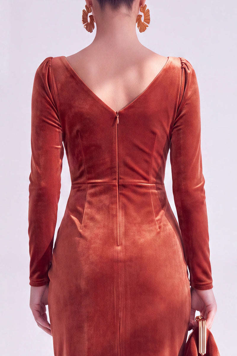 Laden Sie das Bild in den Galerie-Viewer, Dunkelgrünes Bodycon Samt V-Ausschnitt mit langen Ärmeln Mutter der Braut Kleid mit Schlitz