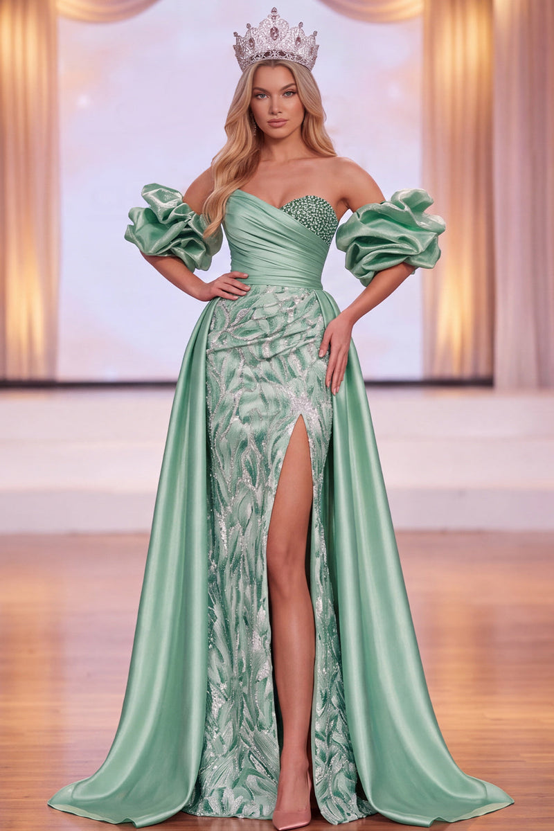 Laden Sie das Bild in den Galerie-Viewer, Grünes, schulterfreies, aufgefranstes Maxi-Pageant-Kleid mit Seitenschlitz