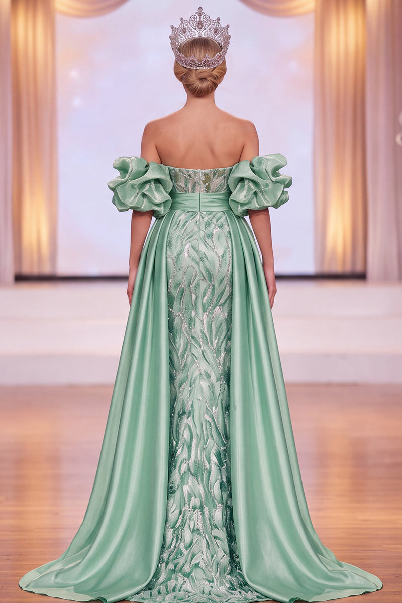 Laden Sie das Bild in den Galerie-Viewer, Grünes, schulterfreies, aufgefranstes Maxi-Pageant-Kleid mit Seitenschlitz