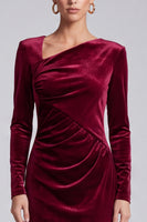 Laden Sie das Bild in den Galerie-Viewer, Bordeaux Samt Midi‑Kleid mit asymmetrischem Ausschnitt