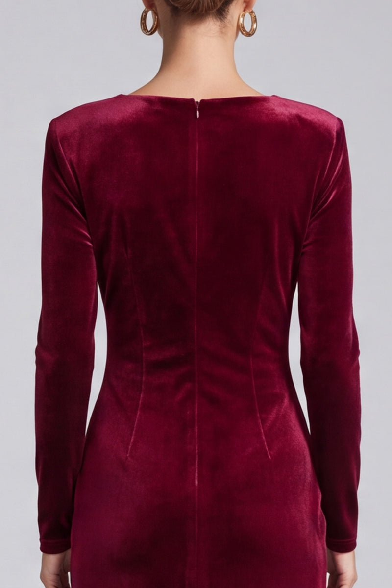 Laden Sie das Bild in den Galerie-Viewer, Bordeaux Samt Midi‑Kleid mit asymmetrischem Ausschnitt