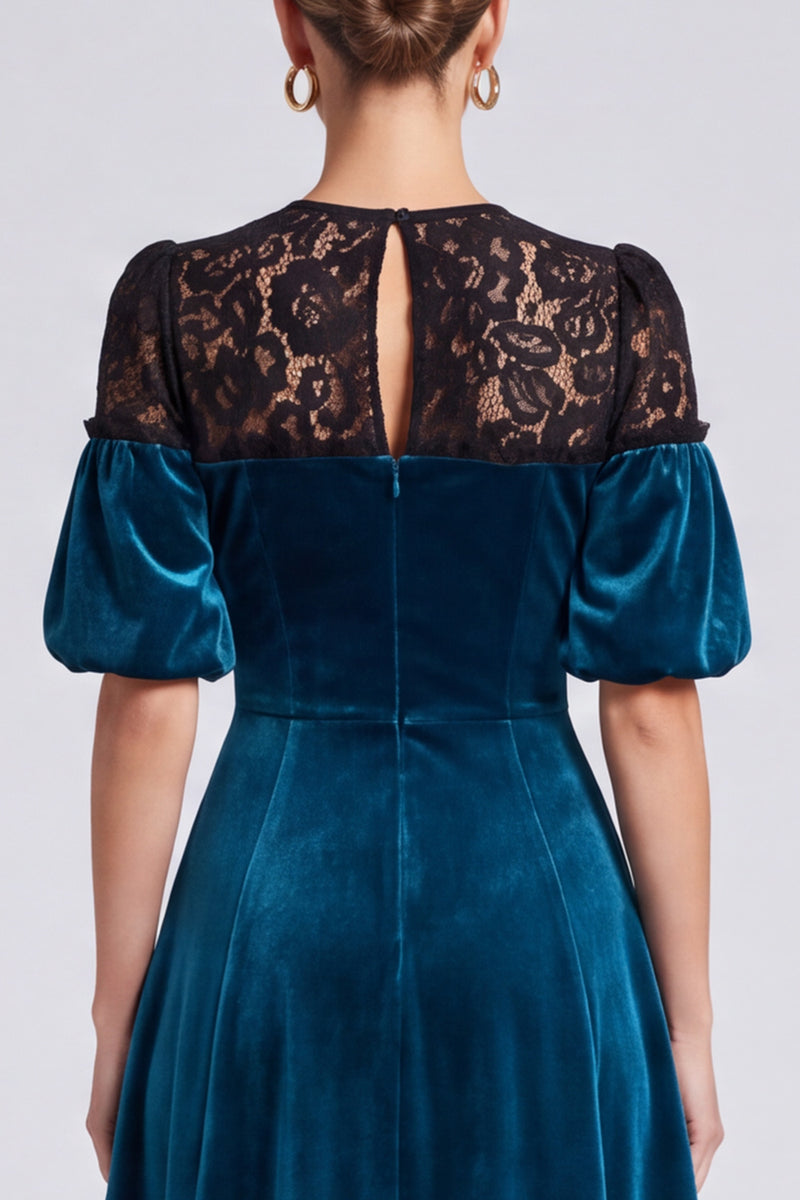 Laden Sie das Bild in den Galerie-Viewer, Petrolblaues Samt Midi Kleid mit Spitzenoberteil und Puffärmeln