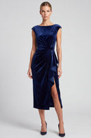 Laden Sie das Bild in den Galerie-Viewer, Marineblaues Samt Midi Kleid mit Wasserfall‑Drapierung und Schlitz