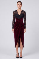Laden Sie das Bild in den Galerie-Viewer, Burgunder Langarm Samt Midi Kleid mit schwarzer Spitze und Wickelschlitz