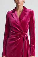 Laden Sie das Bild in den Galerie-Viewer, Fuchsia Samt Wickel‑Blazer‑Minikleid mit Bindegürtel