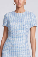 Laden Sie das Bild in den Galerie-Viewer, Hellblaues Business Tweed‑Minikleid mit Kurzärmeln
