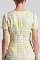 Laden Sie das Bild in den Galerie-Viewer, Hellgelbes Business Tweed‑Minikleid mit Perlenknöpfen