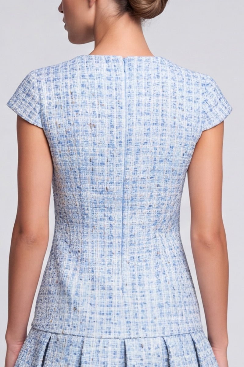 Laden Sie das Bild in den Galerie-Viewer, Hellblaues Tweed‑Minikleid mit Plisseerock