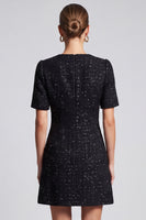 Laden Sie das Bild in den Galerie-Viewer, Schwarzes Business Tweed‑Minikleid mit Perlenknöpfen