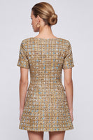 Laden Sie das Bild in den Galerie-Viewer, Champagner kariertes Tweed‑Minikleid mit Perlenknöpfen