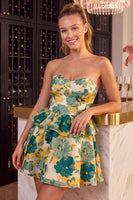 Laden Sie das Bild in den Galerie-Viewer, Grünes Florales Trägerloses A-Linie Kurzes Abendkleid mit Rüschen