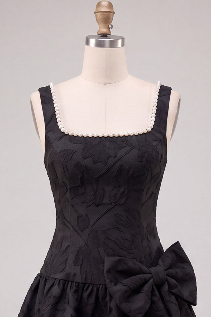 Laden Sie das Bild in den Galerie-Viewer, Schwarzes A-Linie Blumen Jacquard Perlmutt Kurzes Abendkleid mit Schleife