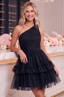 Laden Sie das Bild in den Galerie-Viewer, Ein Schulter Gelb Tüll A-Linie Kurzes Abendkleid mit Rüschen