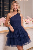 Laden Sie das Bild in den Galerie-Viewer, Ein Schulter Gelb Tüll A-Linie Kurzes Abendkleid mit Rüschen