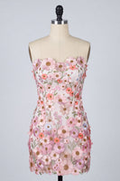Laden Sie das Bild in den Galerie-Viewer, Blumiges Applikiertes Trägerloses Bodycon Kurzes Abendkleid mit Applikation