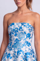 Laden Sie das Bild in den Galerie-Viewer, Florales Hellblaues A-Linie Trägerloses Kurzes Abendkleid