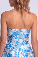 Laden Sie das Bild in den Galerie-Viewer, Florales Hellblaues A-Linie Trägerloses Kurzes Abendkleid
