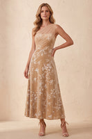 Laden Sie das Bild in den Galerie-Viewer, Einschulter-Champagner-A-Line Samtenkleid für lange Hochzeitsgäste