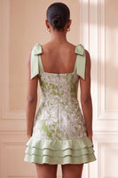 Laden Sie das Bild in den Galerie-Viewer, Hellgrünes Quadrathals Kurzes Abendkleid mit Perlenbesatz
