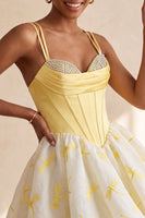 Laden Sie das Bild in den Galerie-Viewer, Gelbes A-Linie Korsett Sweetheart Bubble Saum Kurzes Abendkleid mit Strasssteinen