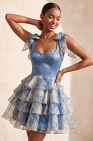 Laden Sie das Bild in den Galerie-Viewer, Graublaues A-Linie Sweetheart Gestuftes Rüschen Kurzes Abendkleid mit Schleifenriemen