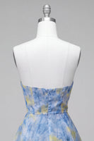 Laden Sie das Bild in den Galerie-Viewer, Graublaues Trägerloses A-Linie Kurzes Abendkleid mit 3D-Blumen